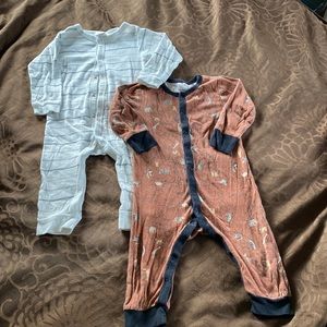 One piece bodysuit, organic cotton. Size 12 months.